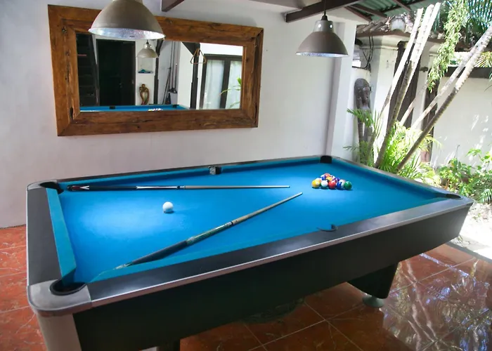Blue - 4br Authentic And Atypical In With Pool And Pool Table Вилла